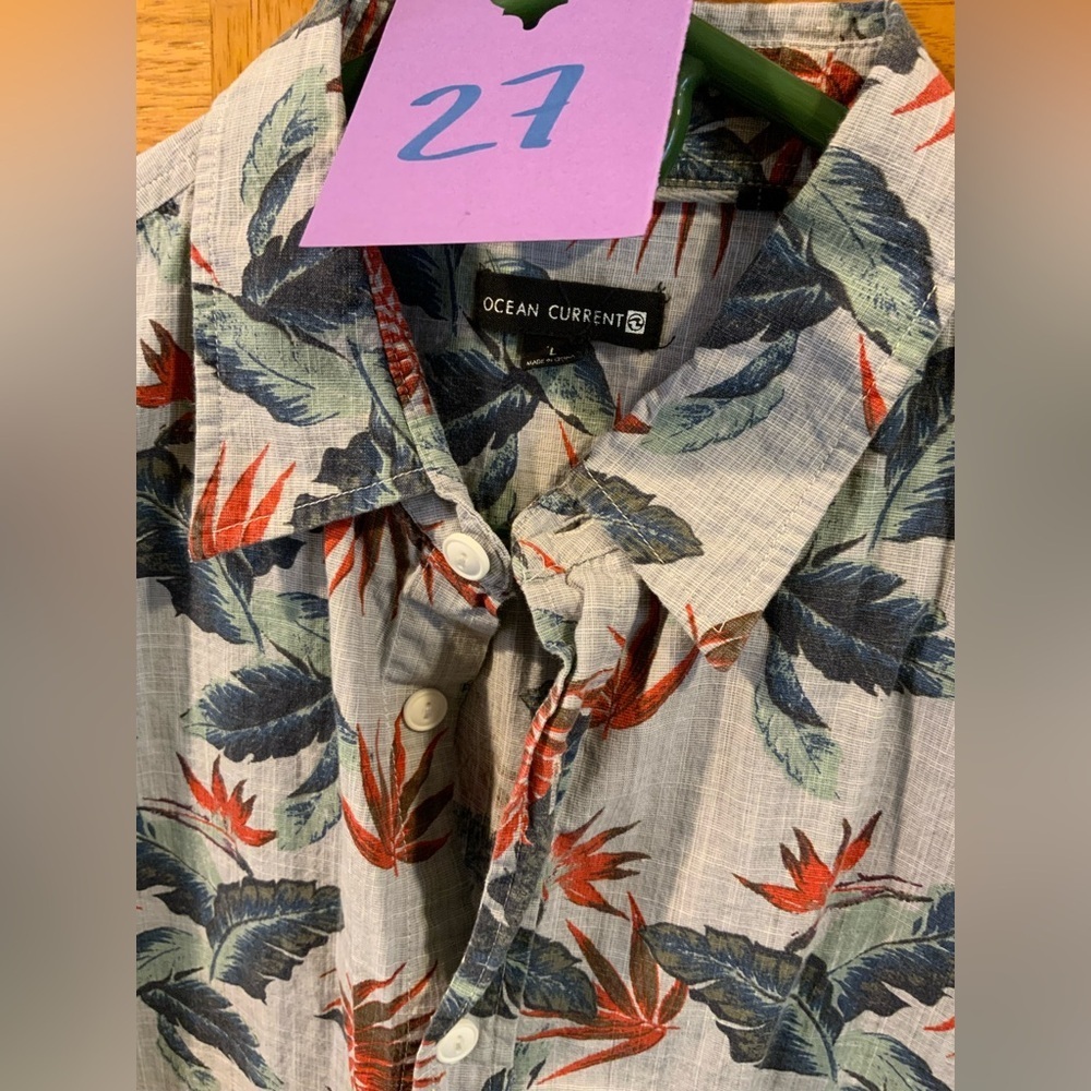 Ocean Current Tropical Leaf Button-Up Shirt - Picture 2 of 3